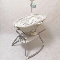 Укачивающий центр-шезлонг Graco Duet Glide Укачивающий центр-шезлонг Graco Duet Glide